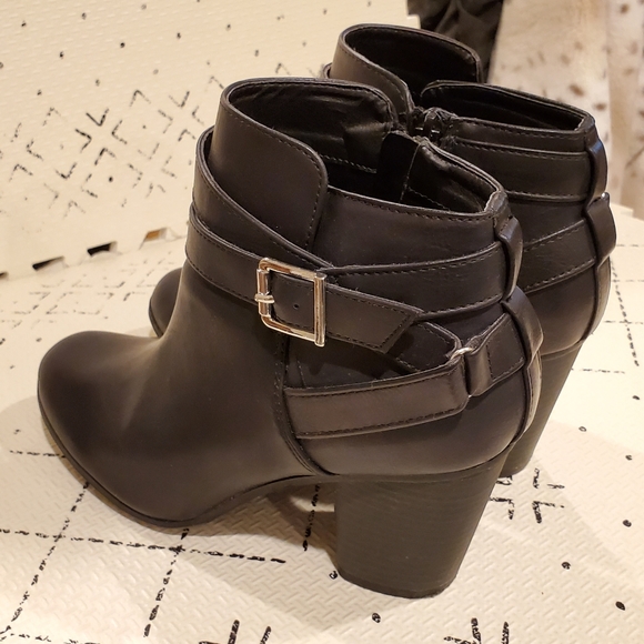 Material Girl Lexia Block Heel Booties, 10 - Picture 6 of 8